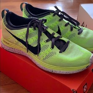 Women’s Nike flyknit